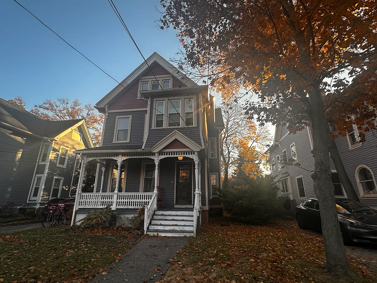 Building Photo - 80 Cottage St #3