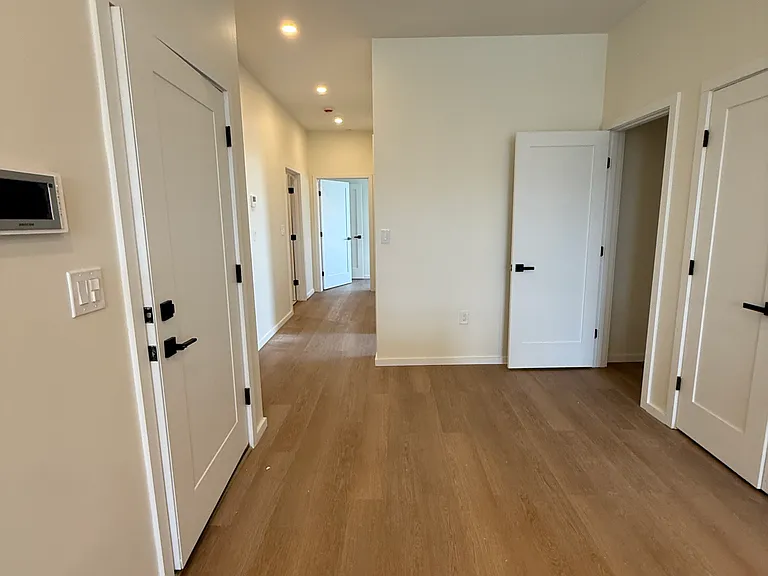 546 Saratoga St #2 — Photo 5