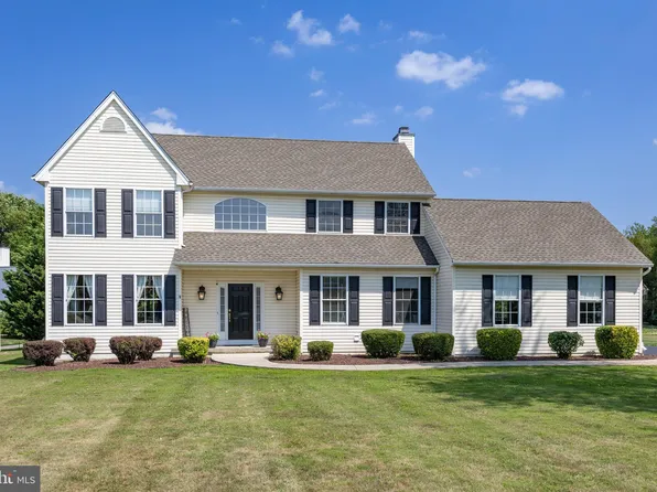 205 Warwick Ct, Oxford, PA 19363