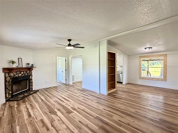 5th image of 17545 NE 37TH COURT