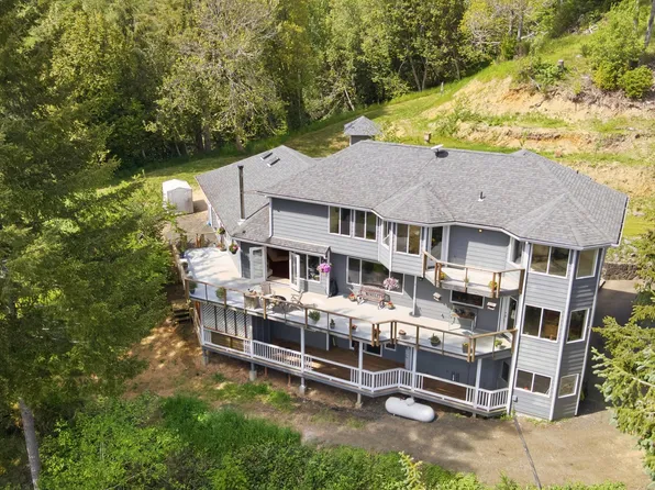95037 Haynes Way Ln, North Bend, OR 97459