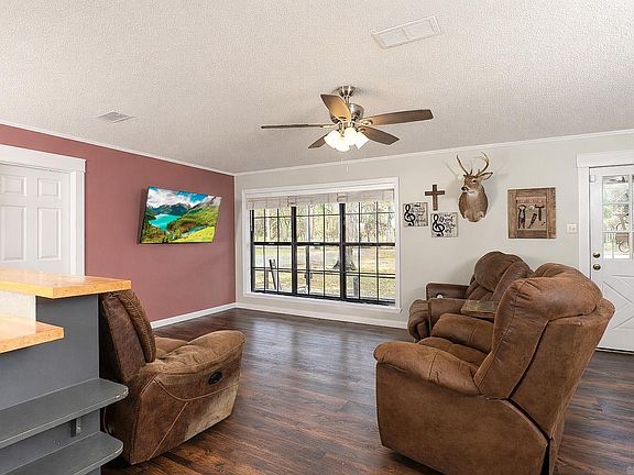 5th image of 610 Reynolds Ave