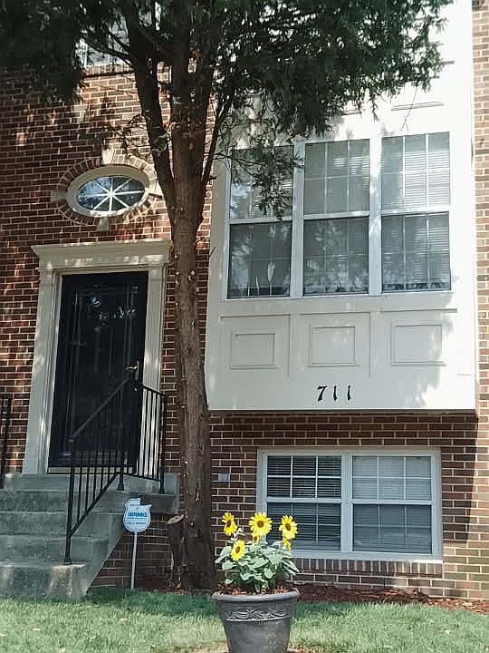 1st image of 711 Faraway Ct