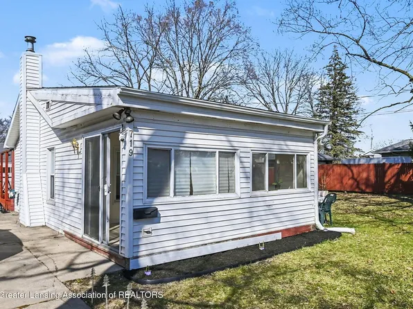 719 Robert St, Lansing, MI 48910