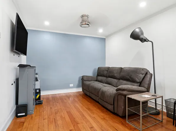 9021 Avenue L image 4 of 12