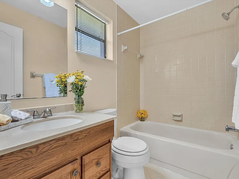 299 NW 36th Ave — Photo 29
