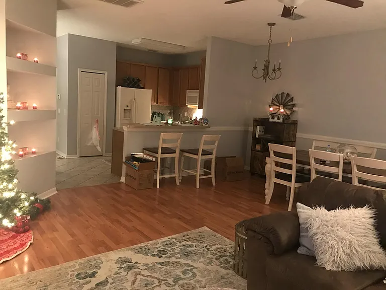 17504 Hugh Ln — Photo 3