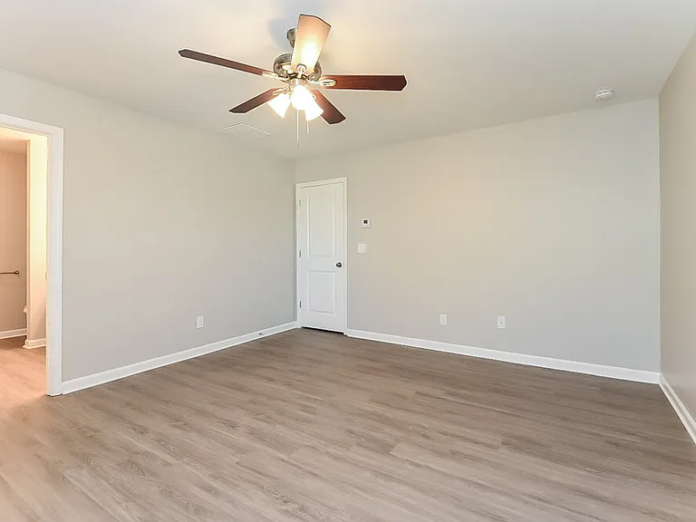 311 Caledonian Cir — Photo 10