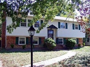 8313 Riverside Rd, Alexandria, VA 22308