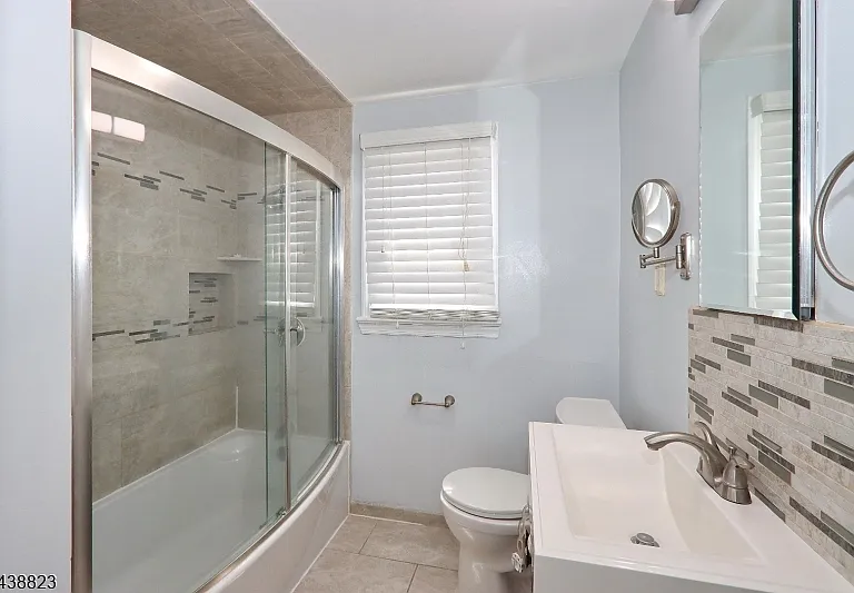 2515 Jackson Ave — Photo 16