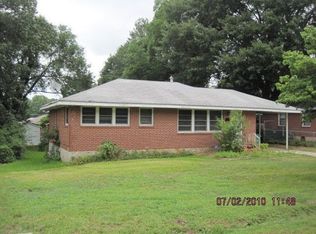 854 Spring Valley Dr, Forest Park, GA 30297