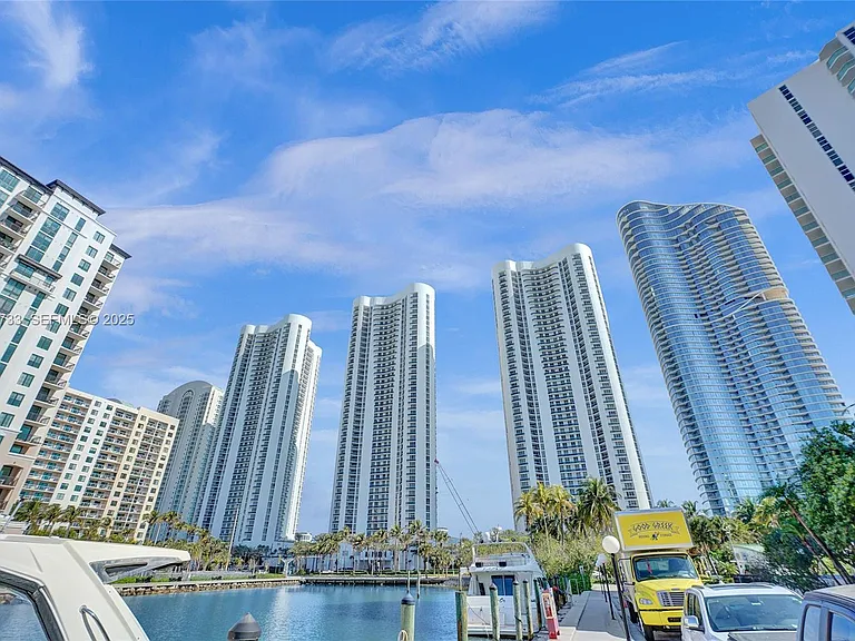 15811 Collins Ave #3302 — Photo 7