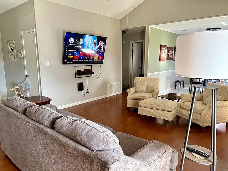 3174 Liberty Blvd — Photo 4