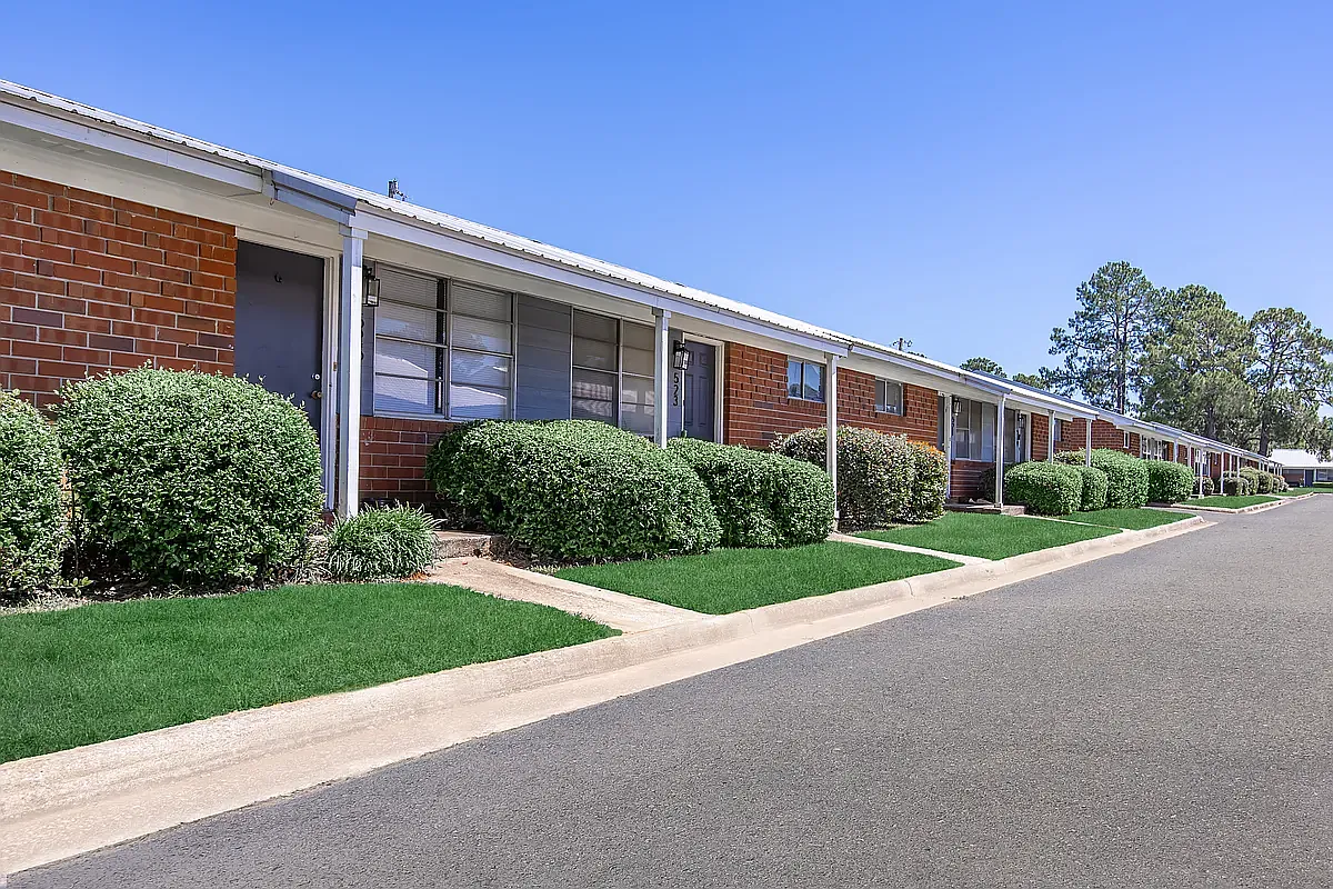 Stonegate Apartments — Photo 4