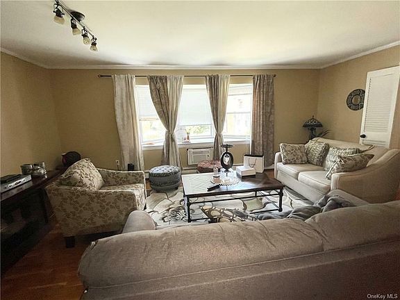 3rd image of 36 Bon Aire Cir APT 1811
