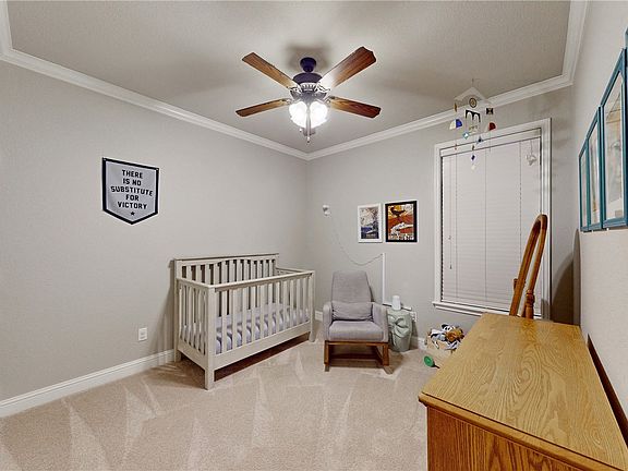 5th image of 15612 Shady Brook Ln