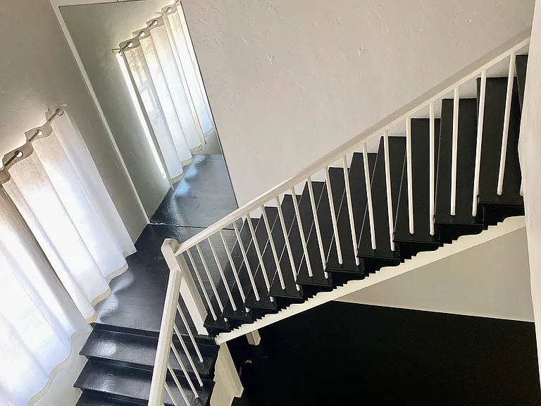 1042 N Crescent Heights Blvd — Photo 10