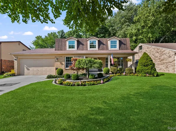 5689 Bingham Dr, Troy, MI 48085