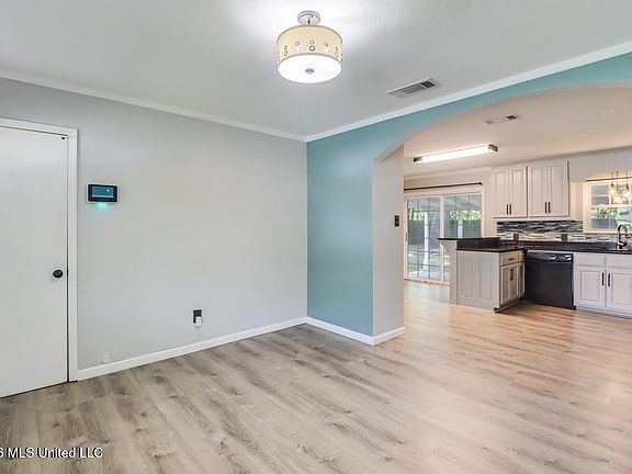 4th image of 111 Ben Dr