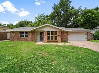 1824 Southridge Dr, Pryor, OK 74361