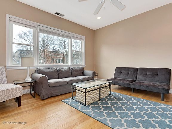 2nd image of 1331 W Melrose St #2