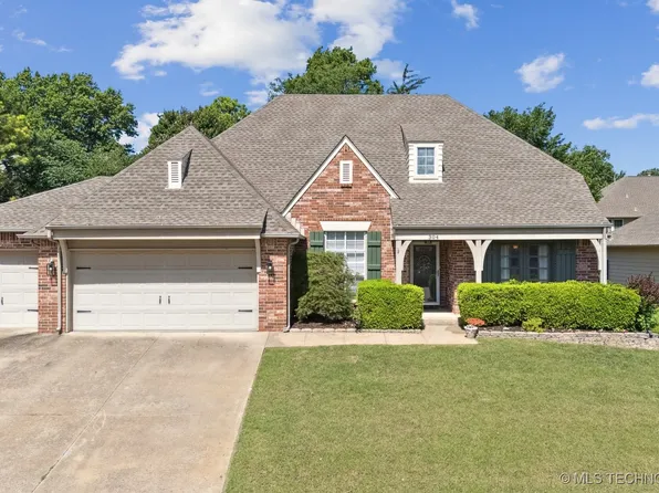 304 S 63rd St, Broken Arrow, OK 74014