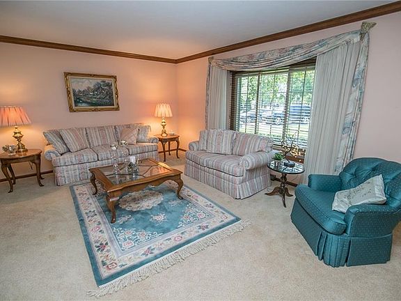 3rd image of 17486 Olde Surrey Ct