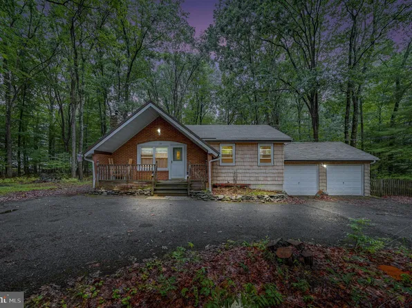 131 White Pine Trl, East Stroudsburg, PA 18301