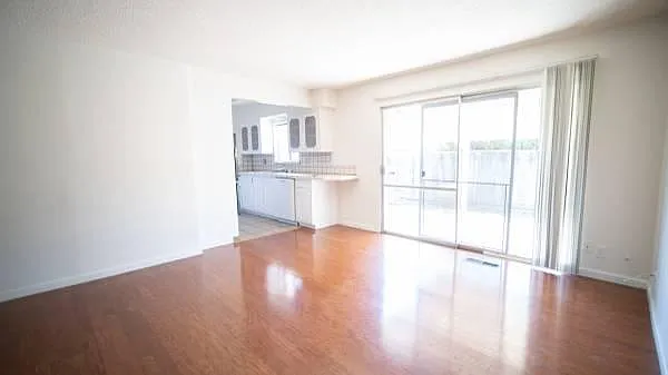 40975 Chiltern Dr — Photo 7