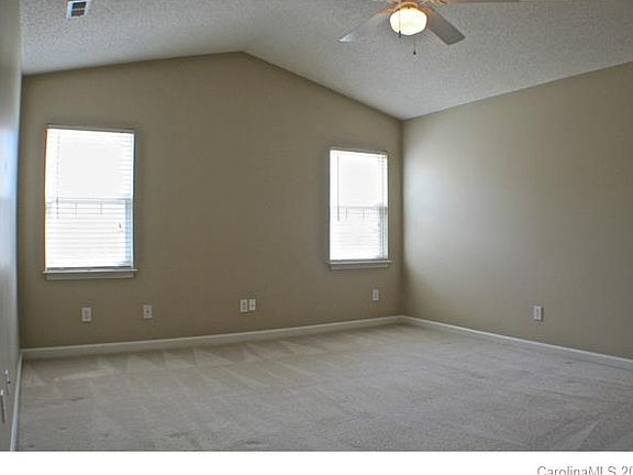 4th image of 141 Ashwood Ln