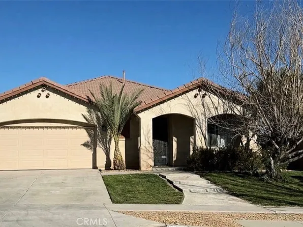 13878 Adams St, Oak Hills, CA 92344