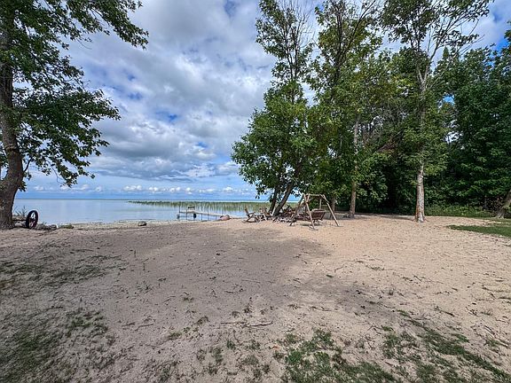 5th image of 21197 Joas Beach Rd NE