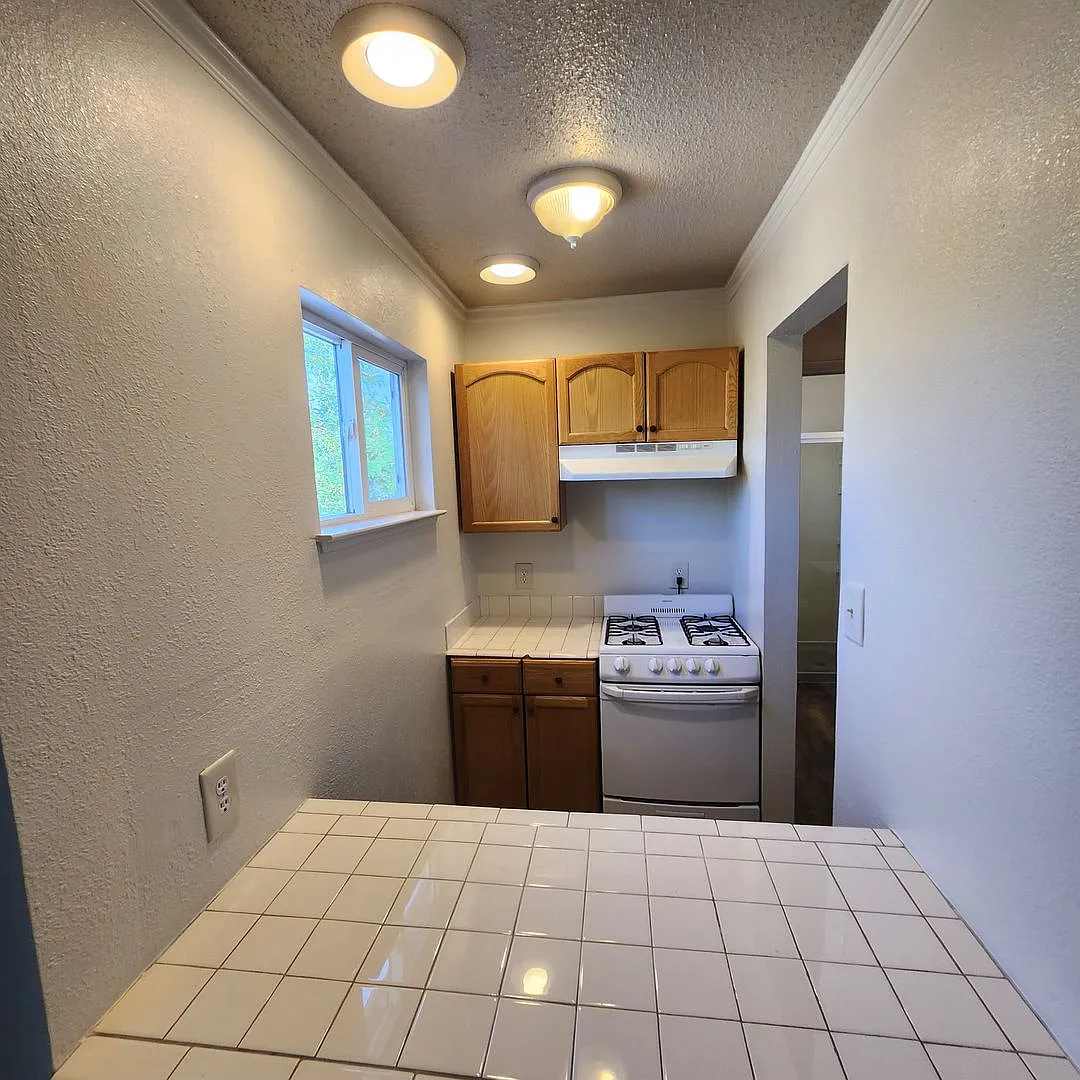 Mill St Manor — Photo 3