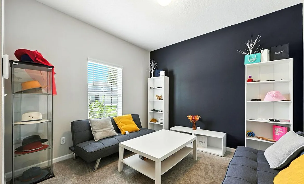 4 bed, 2418 sqft, $3,400 — Photo 2