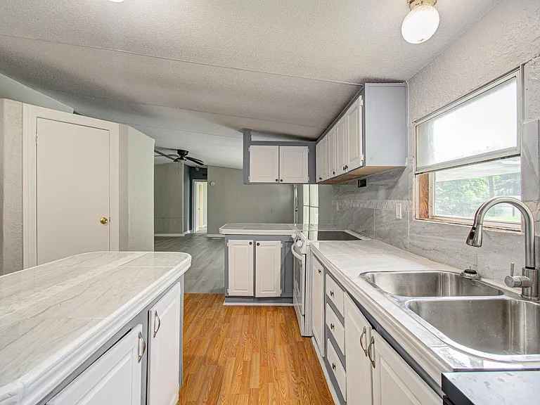 16307 Antelope Ln — Photo 13
