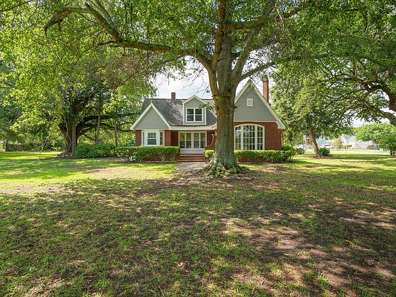 2nd image of 318 Summerland Ave