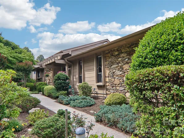 138 Woodbridge Dr, Hendersonville, NC 28739