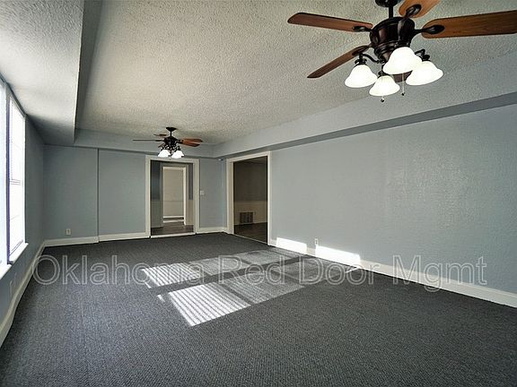 3rd image of 1605 Breckenridge Dr #1605