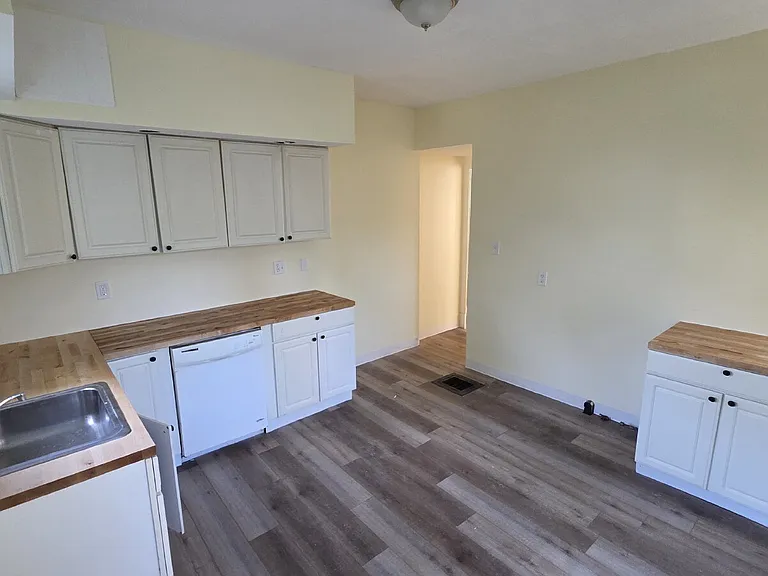 2407 Colburn Ave — Photo 4