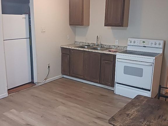 4th image of 614 Verne St #2