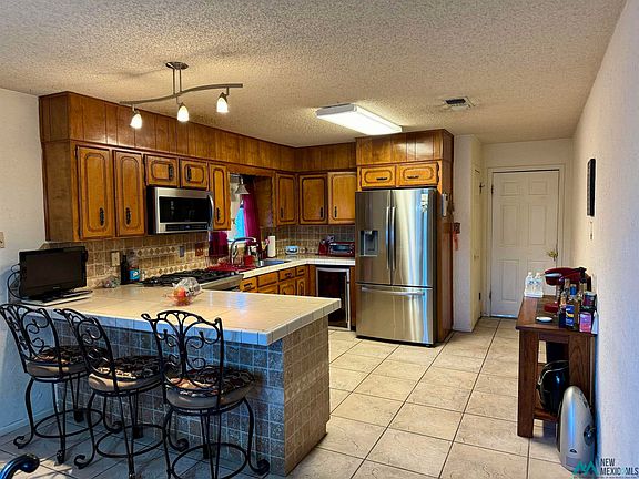 3rd image of 1319 W Taos St