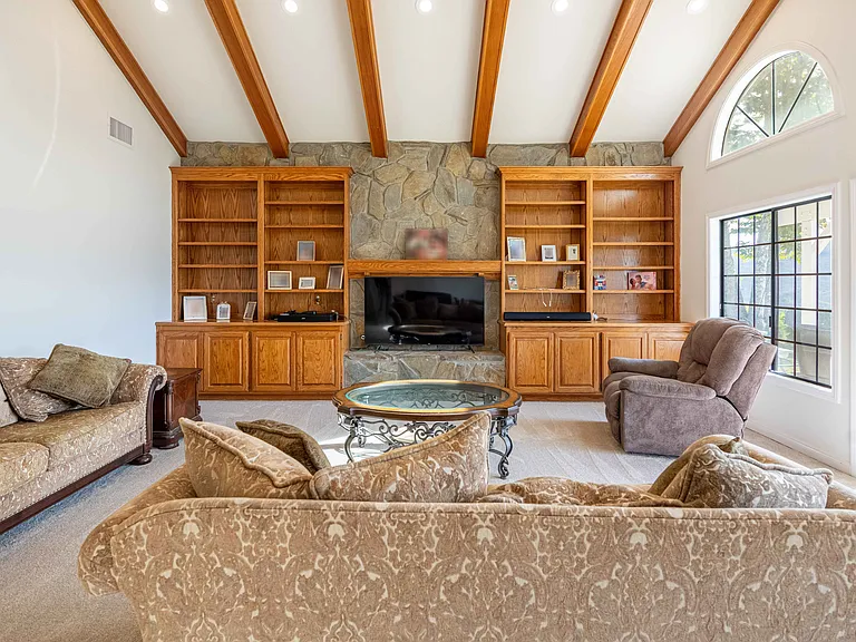 11300 Highridge Ct — Photo 23