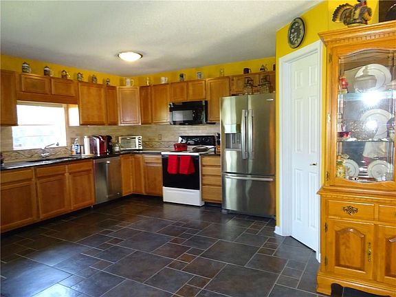 4th image of 9937 Fountain Cove Dr