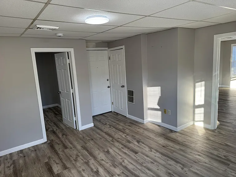 30-32 Margin St #2 — Photo 15
