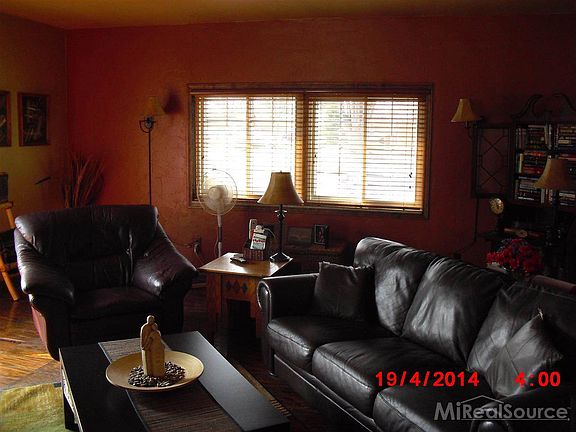 3rd image of 31506 Shawn Dr