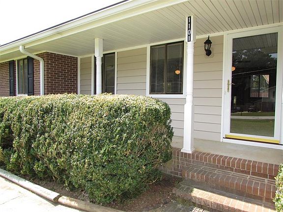 3rd image of 1101 Louise Ct SE