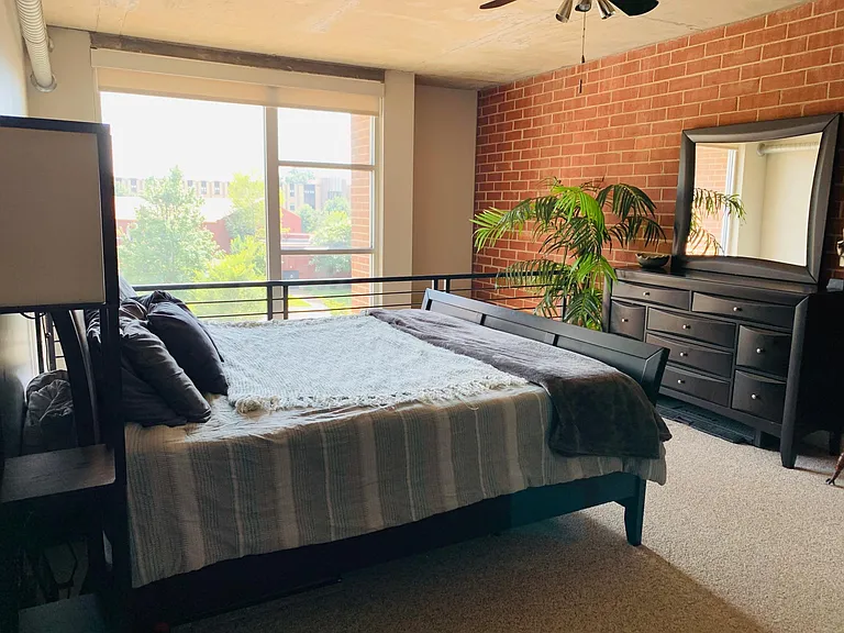 710 W Trade St #305 — Photo 18