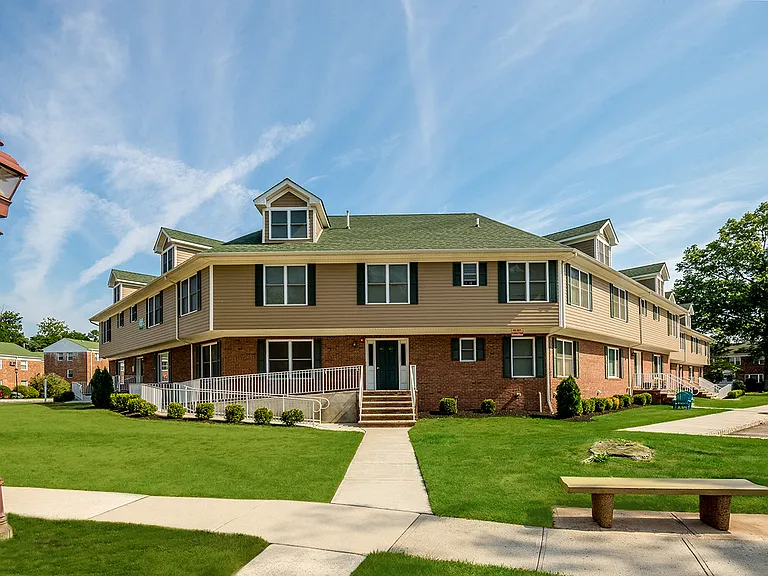 Short Hills Club Village — Photo 26