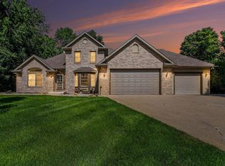 53660 Forest Lakes Dr, Middlebury, IN 46540