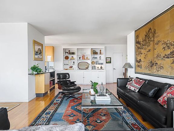 3rd image of 300 E 74th St APT 26F